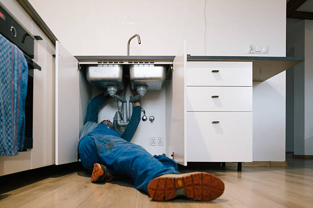 Professional Leak Detection technician working in Newark, TX